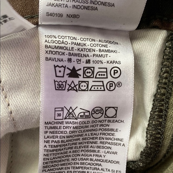 Levi Strauss & Co Men's Camo Shorts MultiPocket Green Size 29 Original Button - Picture 9 of 11